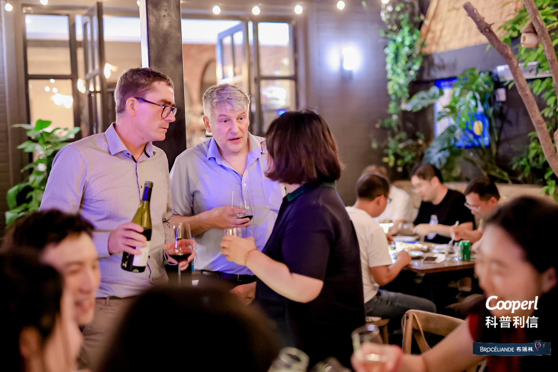 1716972332480377.jpg 1716972332480377.jpg